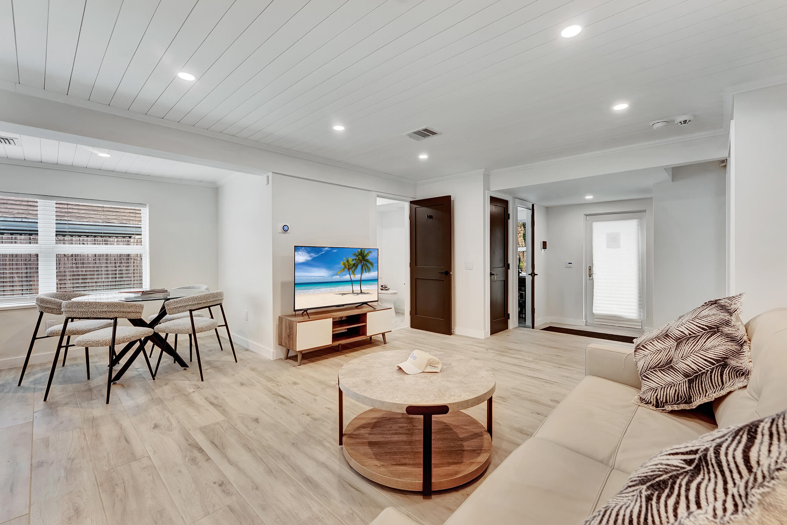 320 Northwest 3rd Avenue Delray Beach, FL 33444 - Photo 5 of 28 Living/Family