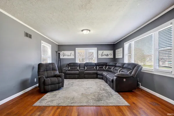 $300,000 | 817 East Main Street, Greentown, IN 46936