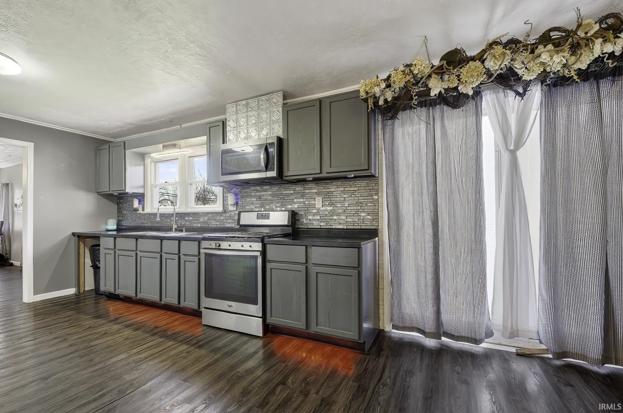 817 East Main Street Greentown, IN 46936 - Photo 7 of 35