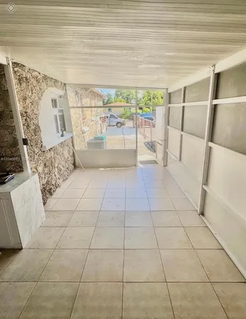 $1,250 | 1922 Northwest 4th Street, Unit B, Miami, FL 33125