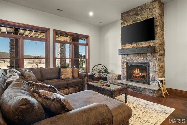 $4,250,000 | 2447 Highway North, Bismarck, MO 63624