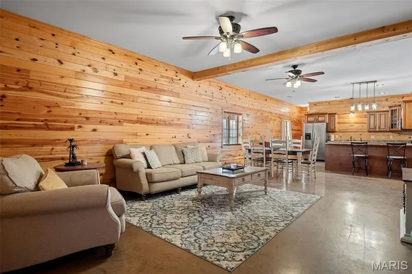 $4,250,000 | 2447 Highway North, Bismarck, MO 63624