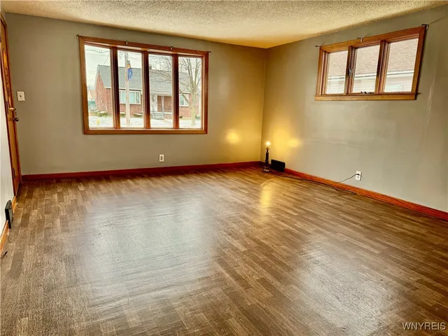 $179,900 | 445 Reiman Street, Cheektowaga, NY 14212