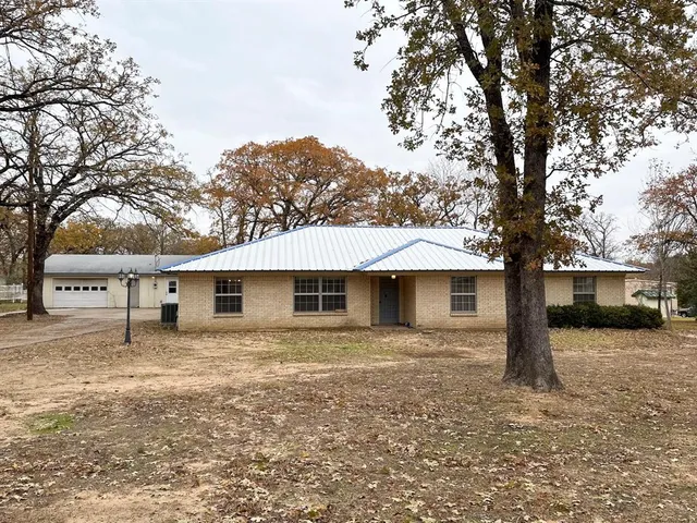 $325,000 | 5805 Pecan Circle, Alvarado, TX 76009