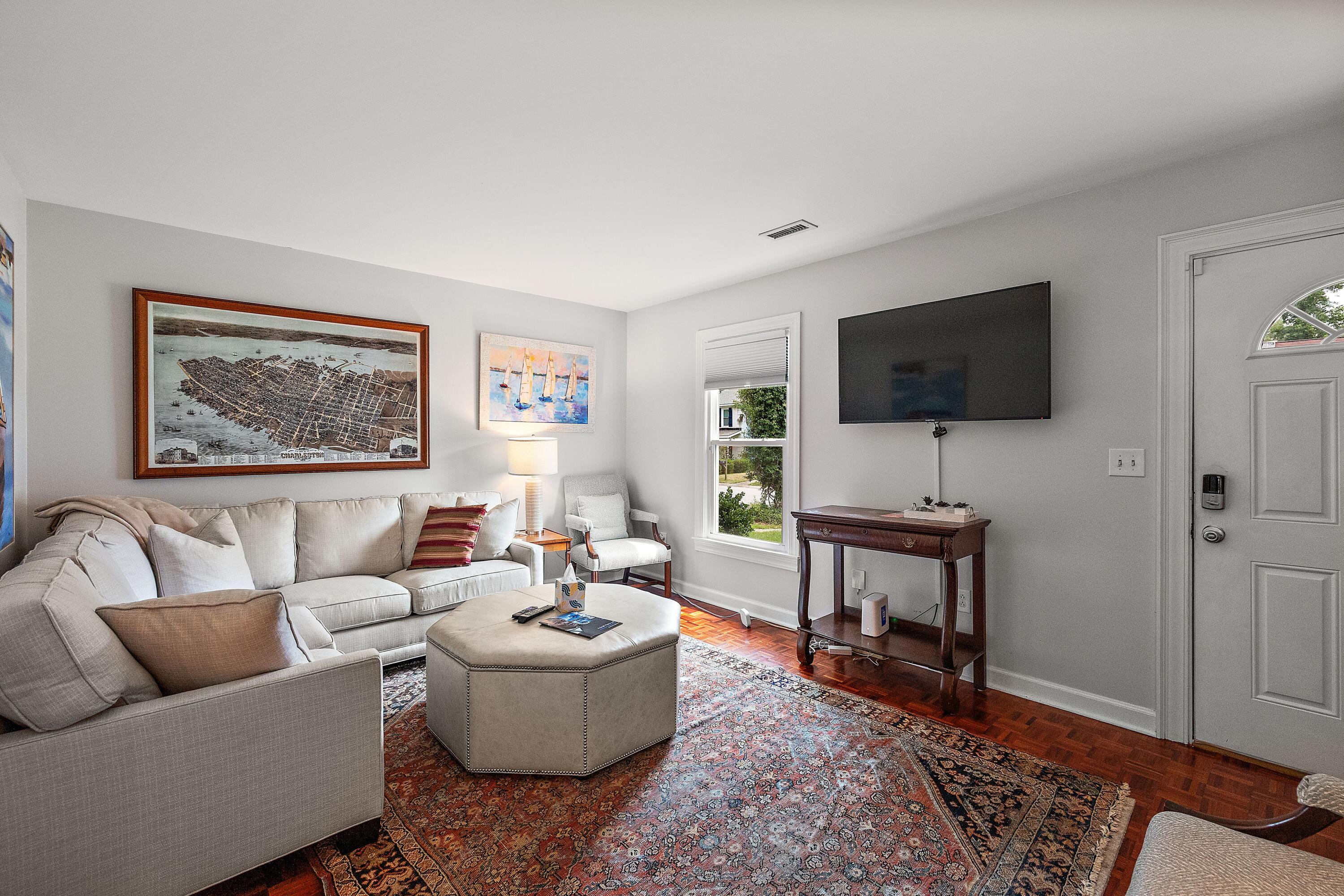 1082 Shadow Drive Mount Pleasant, SC 29464 - Photo 3 of 16 BN0A5578