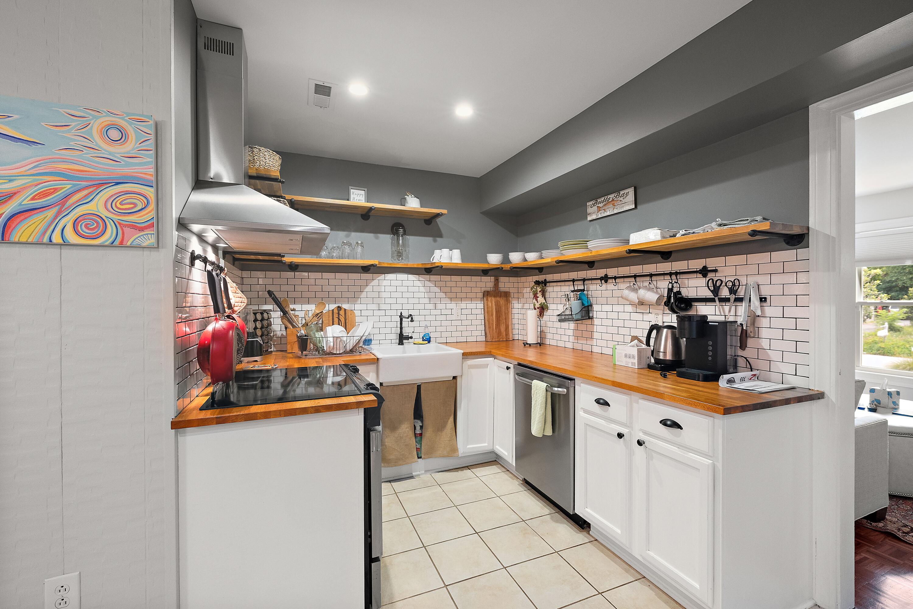 1082 Shadow Drive Mount Pleasant, SC 29464 - Photo 4 of 16 BN0A5583