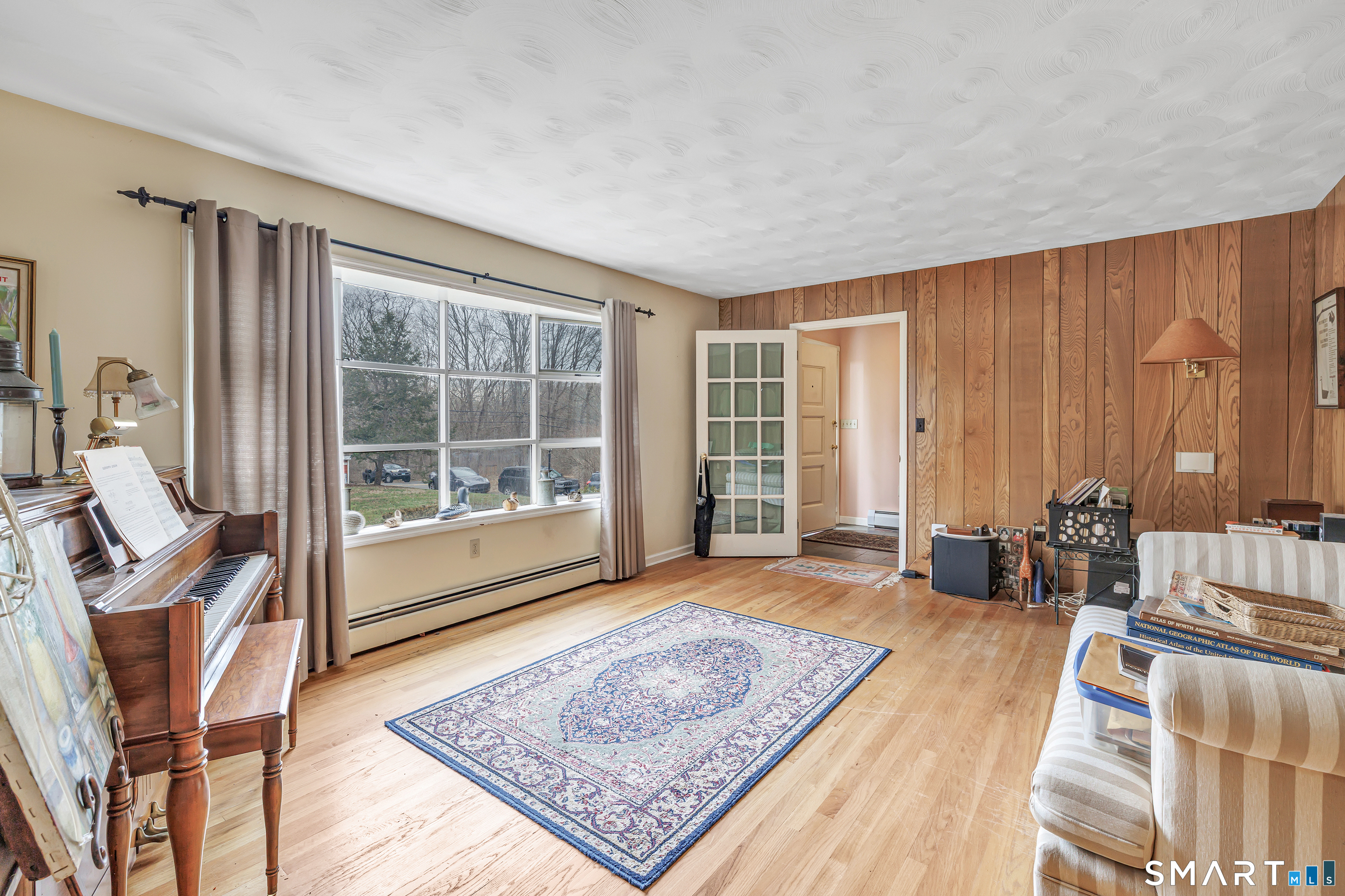 922 Baldwin Road Woodbridge, CT 06525 - Photo 2 of 37