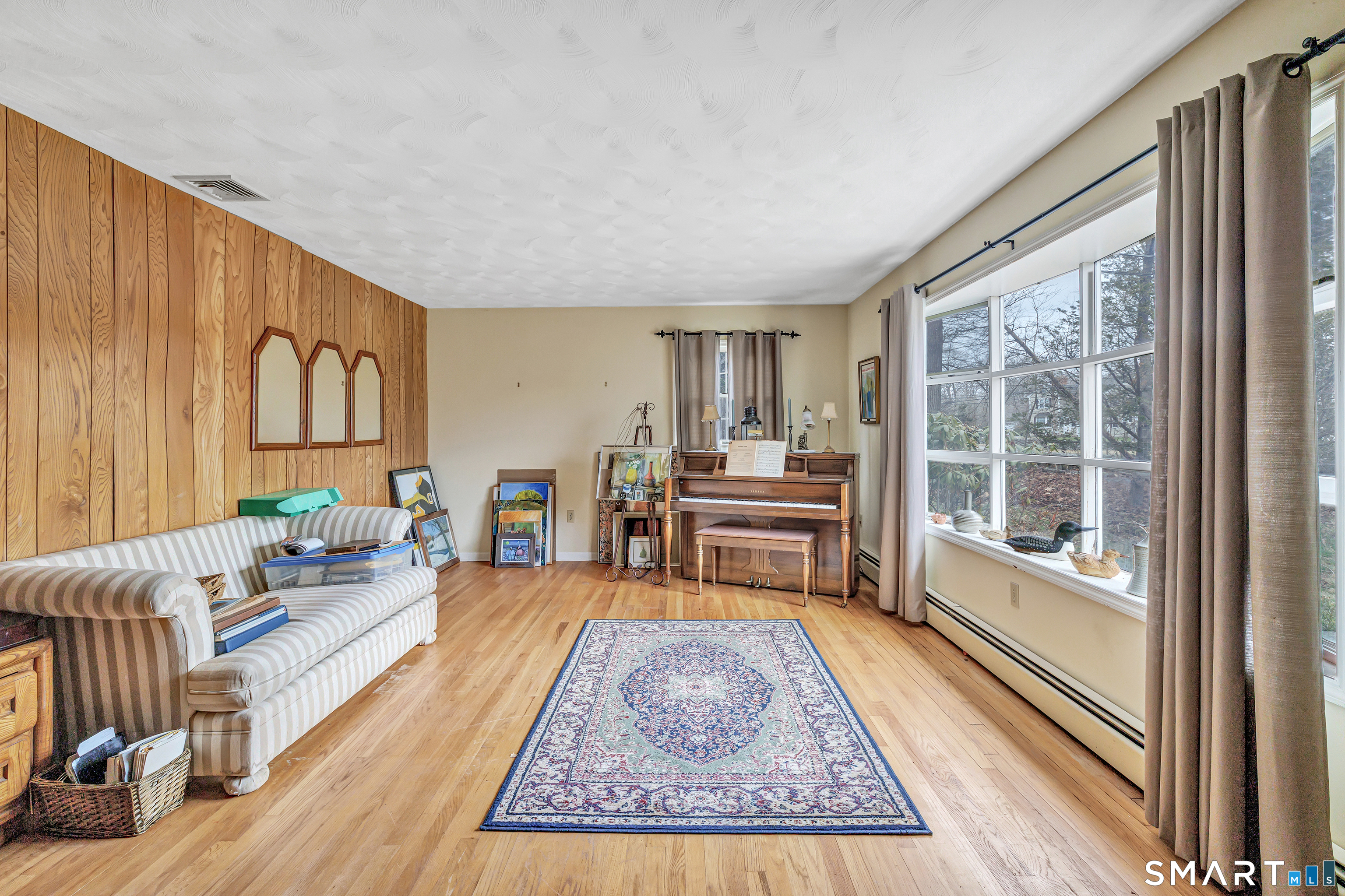 922 Baldwin Road Woodbridge, CT 06525 - Photo 3 of 37