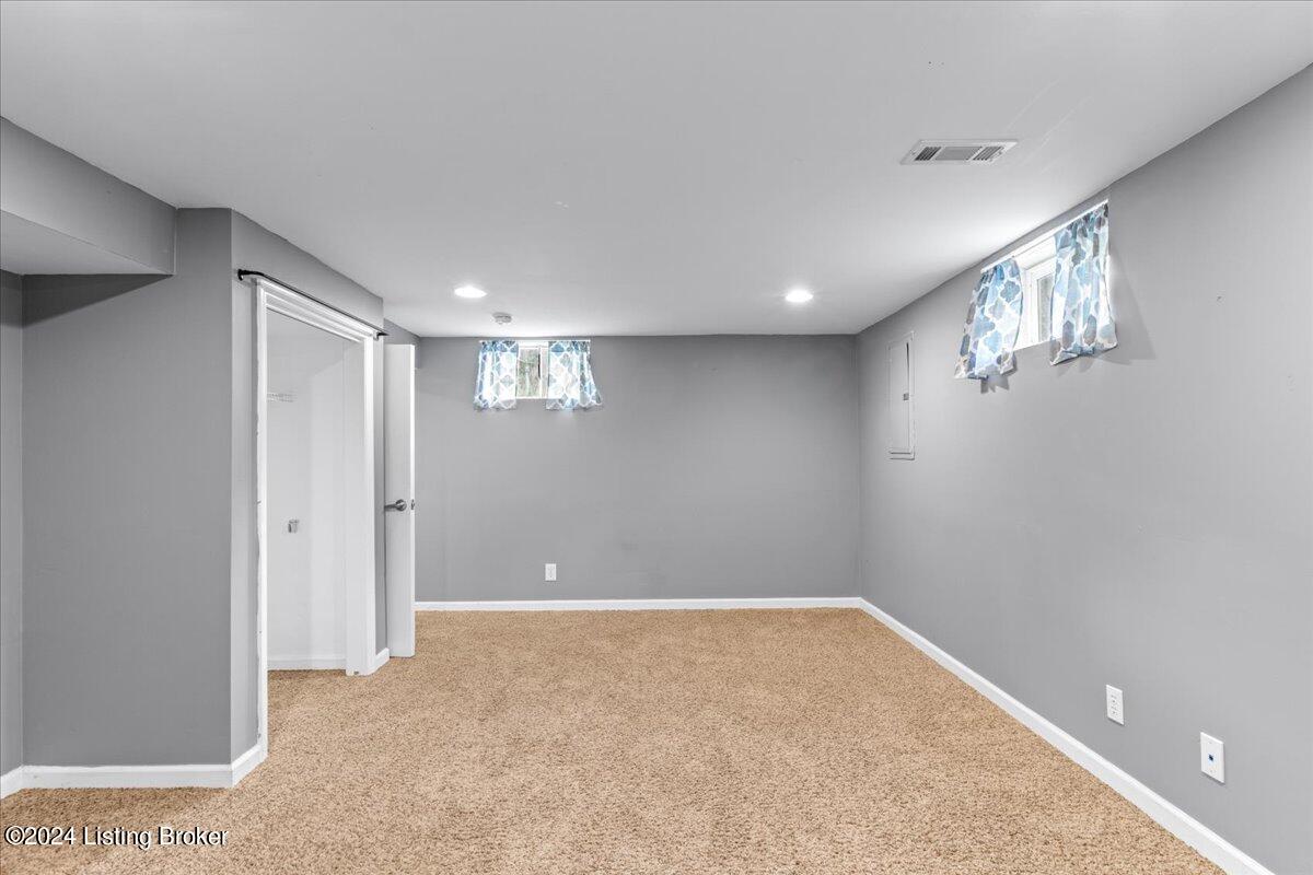 3737 Rouge Way Louisville, KY 40218 - Photo 38 of 46 37-696A2914