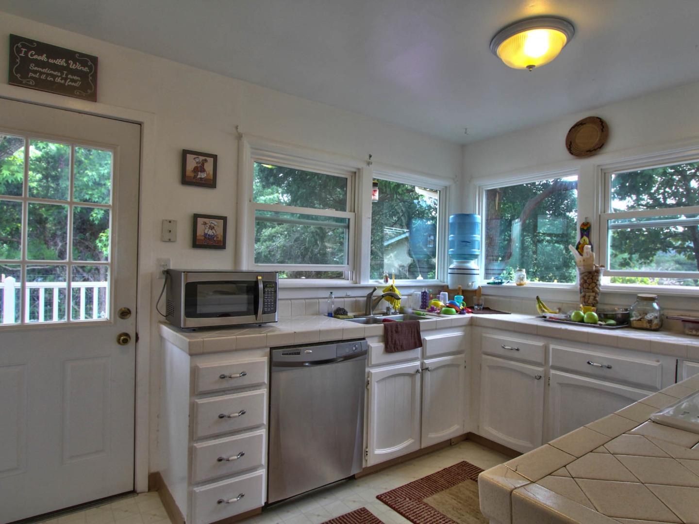 7340 Tustin Road Salinas, CA 93907 - Photo 5 of 29 Gallery Image 5