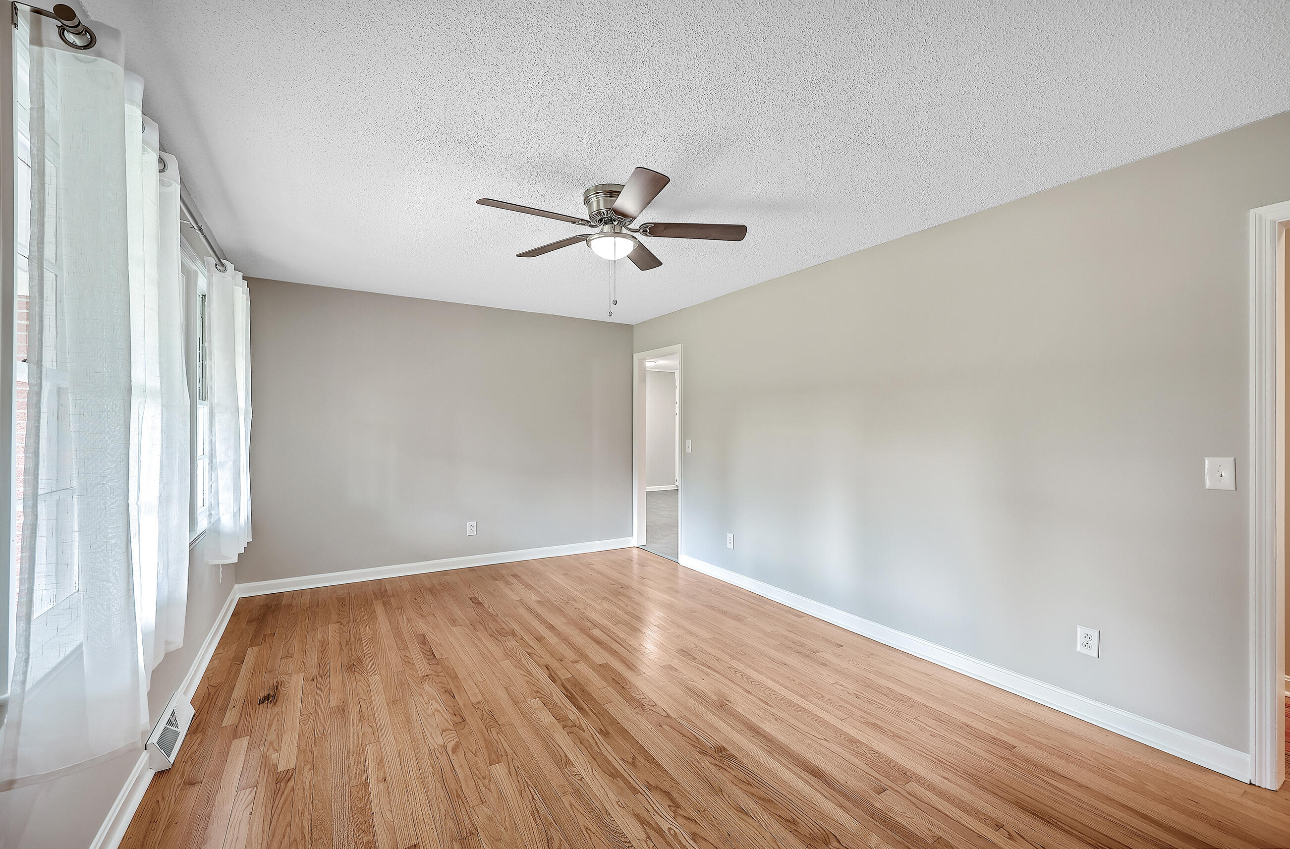 1190 Jedburg Road Summerville, SC 29486 - Photo 11 of 38 ZYN_4477_78_79_80_81_82_83
