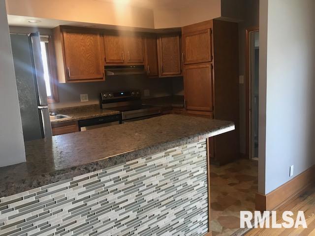 827 Decatur Street Lincoln, IL 62656 - Photo 11 of 17 Gallery Image 11