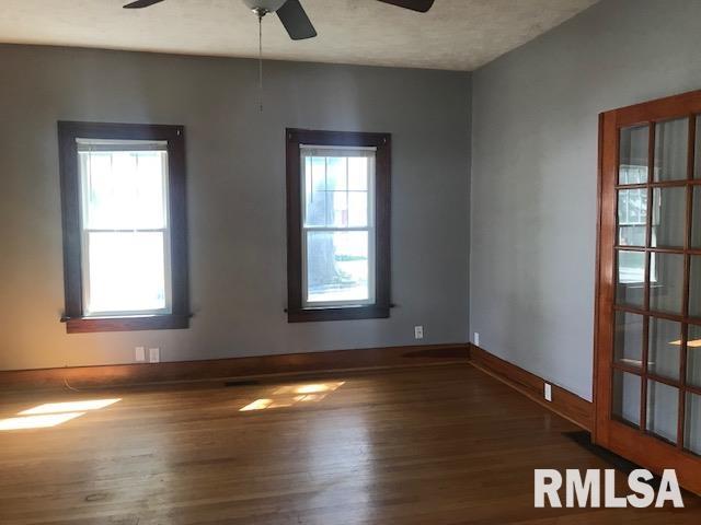 827 Decatur Street Lincoln, IL 62656 - Photo 3 of 17 Gallery Image 3