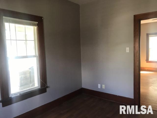 827 Decatur Street Lincoln, IL 62656 - Photo 9 of 17 Gallery Image 9