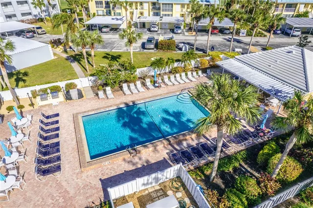 a view of an outdoor space