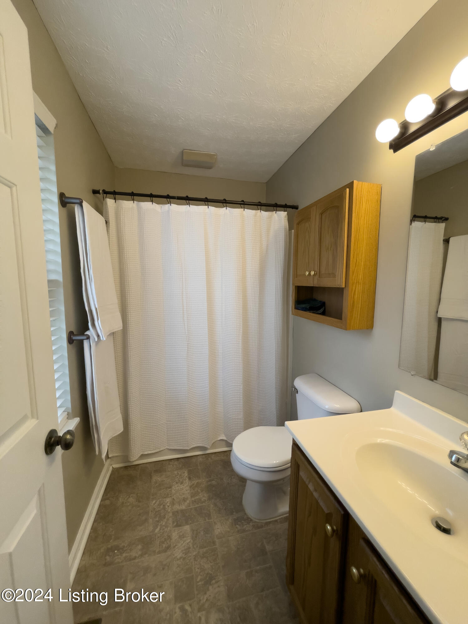 105 Fox Run Road Wilmore, KY 40390 - Photo 18 of 30 Primary Bath