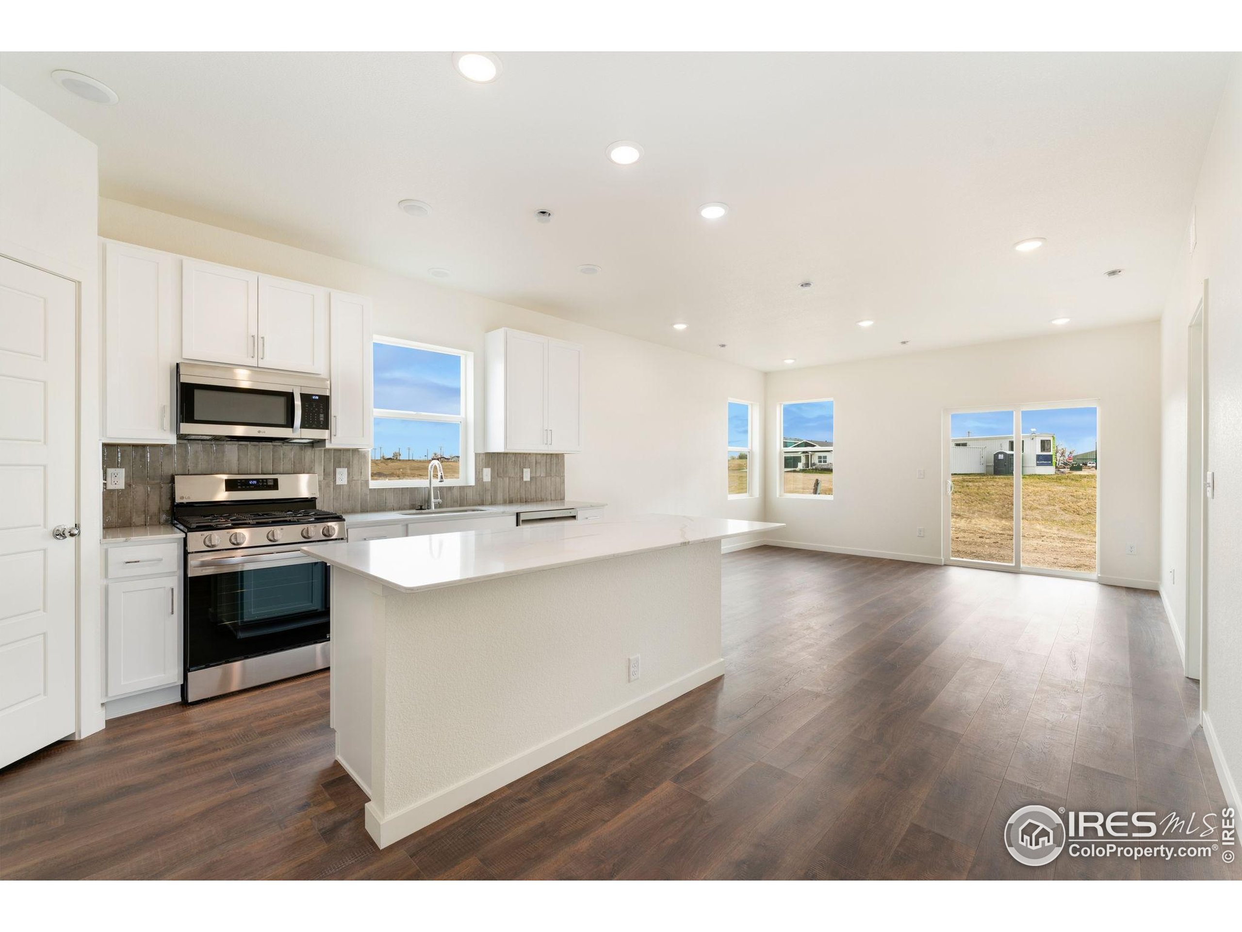 450 Lexi Lane Hudson, CO 80642 - Photo 3 of 16