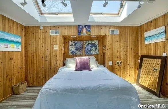 $8,000 | 332 Dehnhoff Walk, Ocean Beach, NY 11770