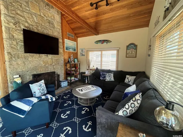 $8,000 | 332 Dehnhoff Walk, Ocean Beach, NY 11770