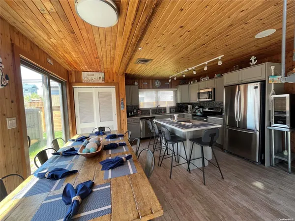 $8,000 | 332 Dehnhoff Walk, Ocean Beach, NY 11770