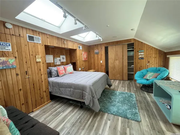 $8,000 | 332 Dehnhoff Walk, Ocean Beach, NY 11770