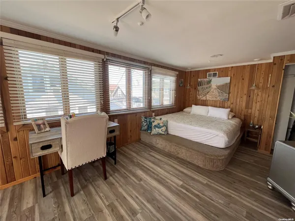 $8,000 | 332 Dehnhoff Walk, Ocean Beach, NY 11770