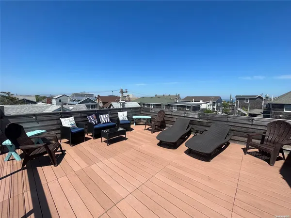 $8,000 | 332 Dehnhoff Walk, Ocean Beach, NY 11770