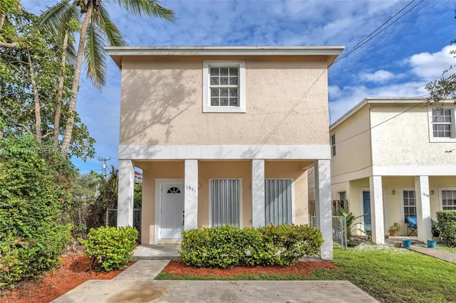 $4,500 | 1541 Northwest 1st Court, Miami, FL 33136