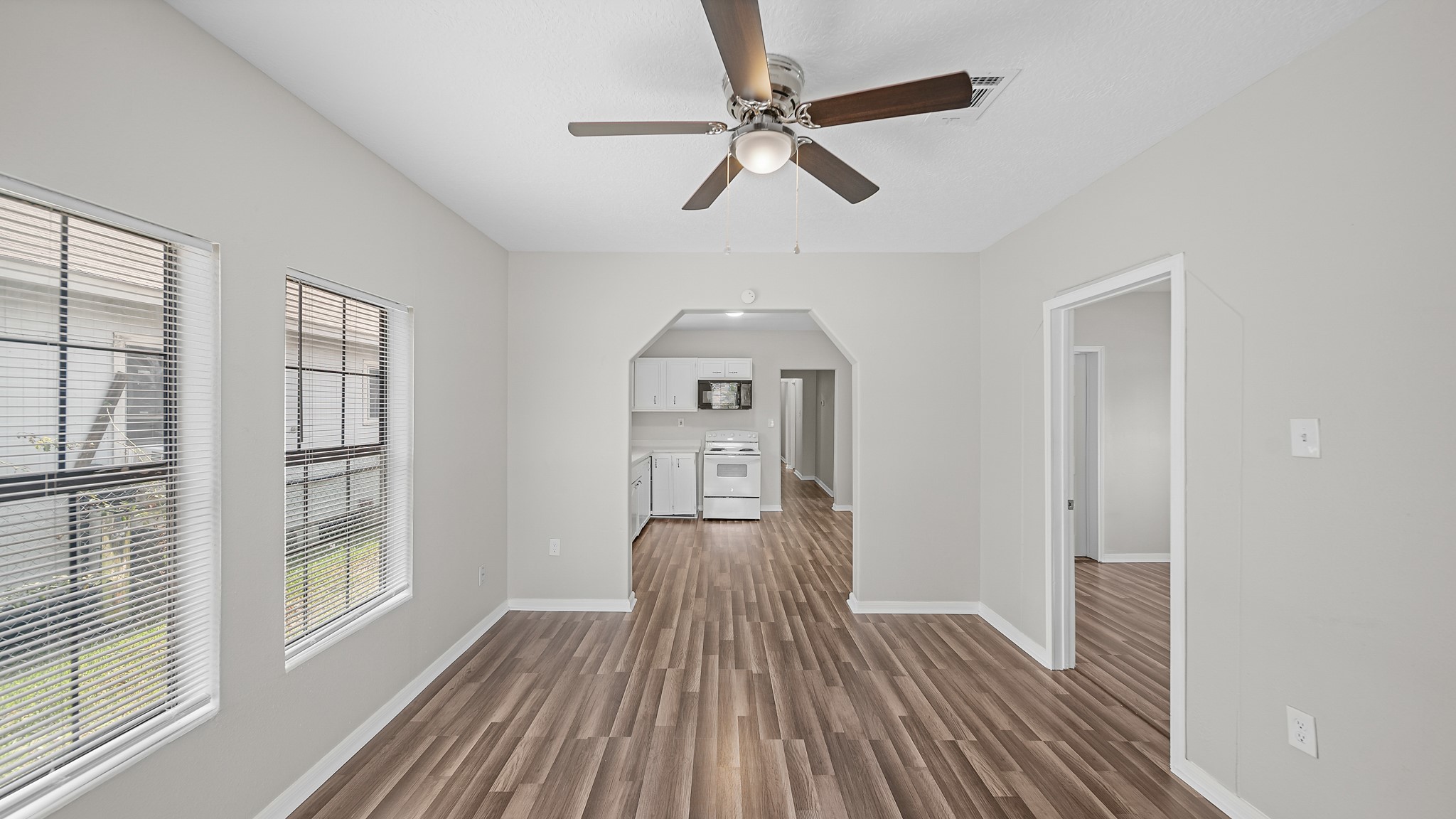 1322 Magnolia Street Baytown, TX 77520 - Photo 9 of 26