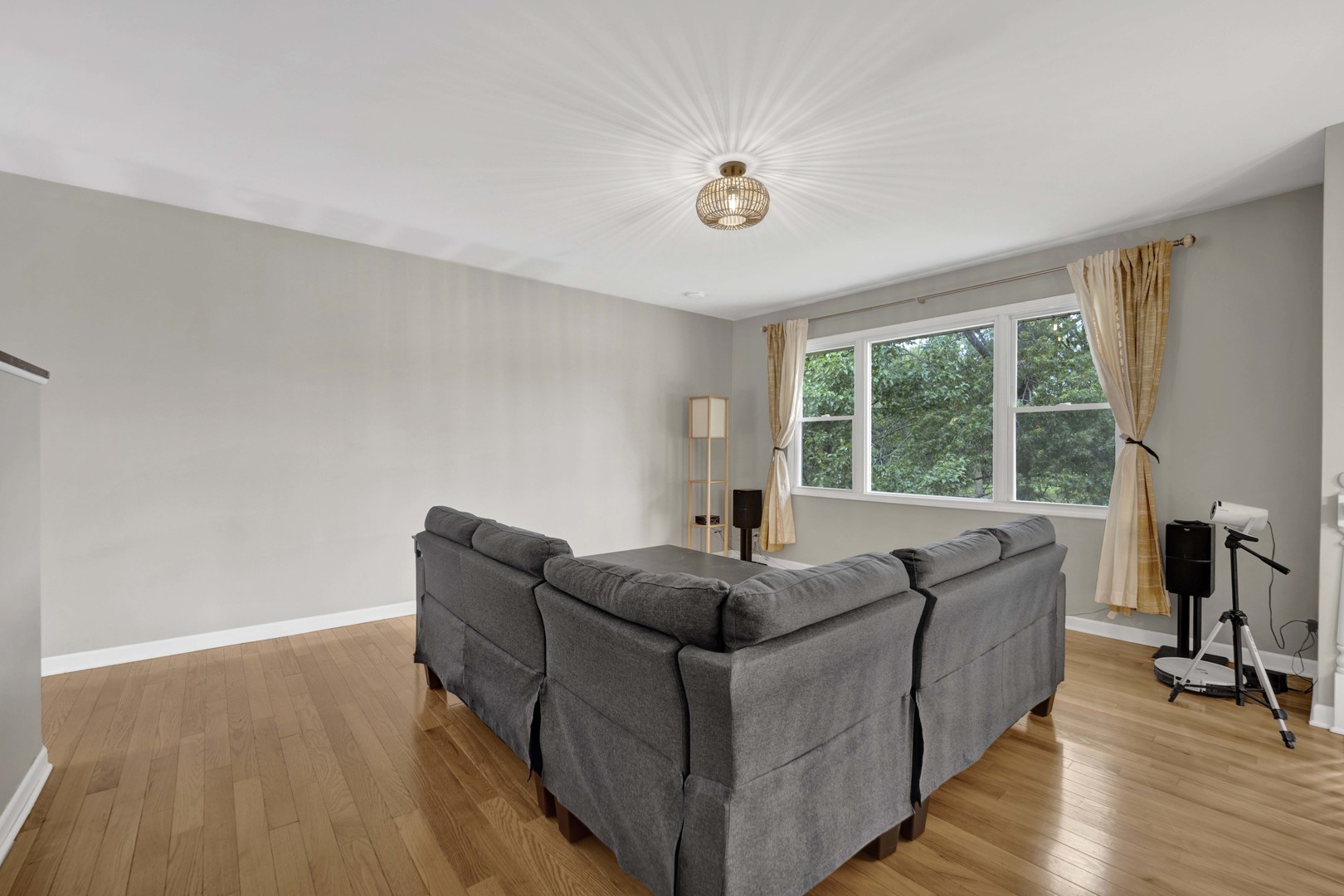 1S705 Eisenhower Road Oakbrook Terrace, IL 60181 - Photo 3 of 35 Gallery Image 3