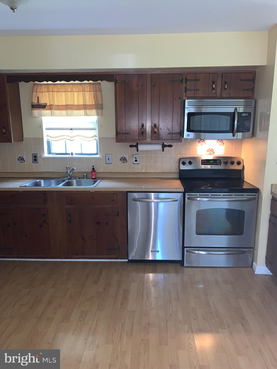 56 Valley Forge Road New Castle, DE 19720 - Photo 16 of 52 Kitchen