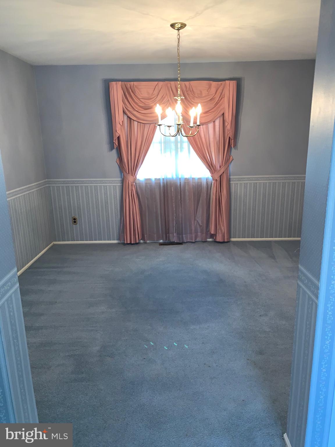 56 Valley Forge Road New Castle, DE 19720 - Photo 10 of 52 Dining Room