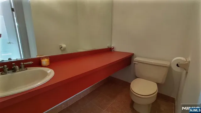 $699,000 | 5 South Bayard Lane, Mahwah, NJ 07430