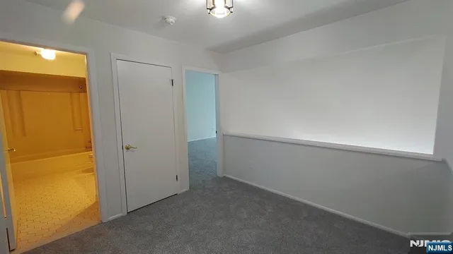 $699,000 | 5 South Bayard Lane, Mahwah, NJ 07430