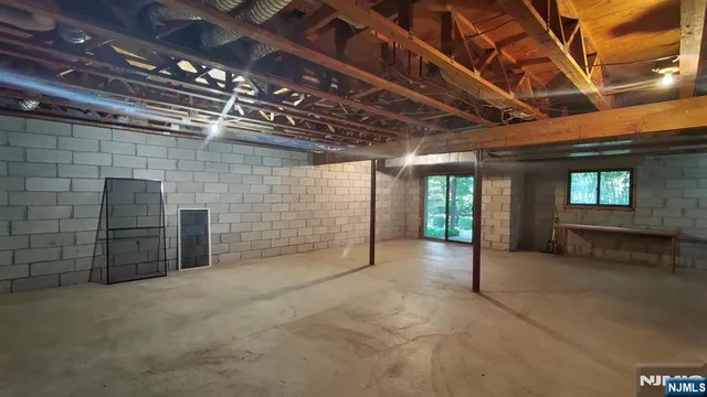 $699,000 | 5 South Bayard Lane, Mahwah, NJ 07430