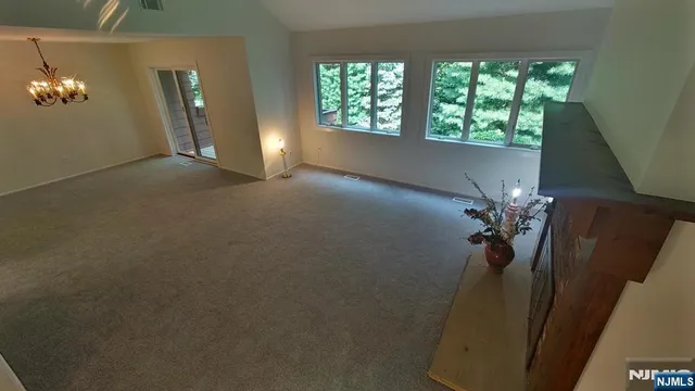 $699,000 | 5 South Bayard Lane, Mahwah, NJ 07430