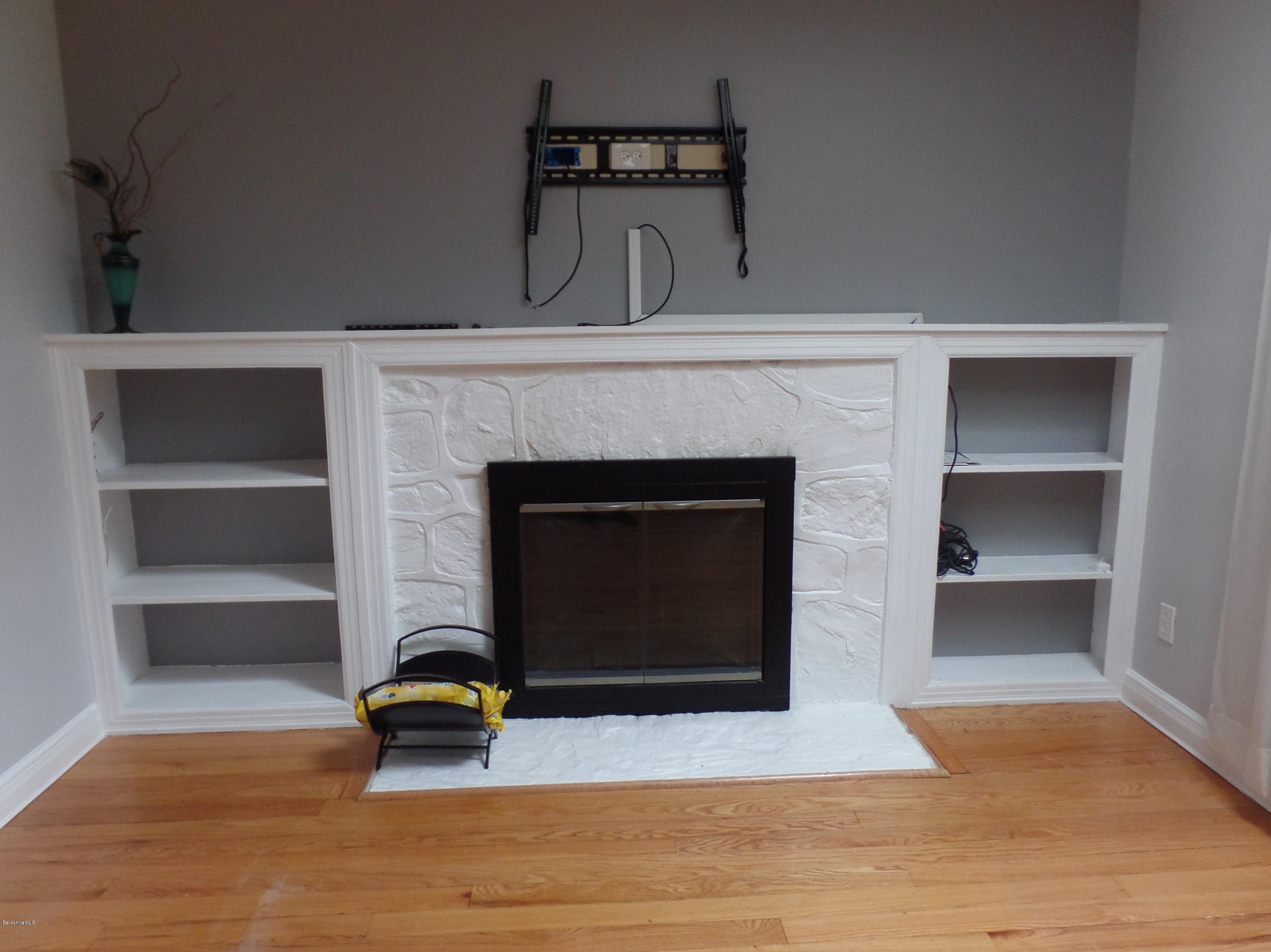 167 Holmes Road Pittsfield, MA 01201 - Photo 11 of 40 Living room 1