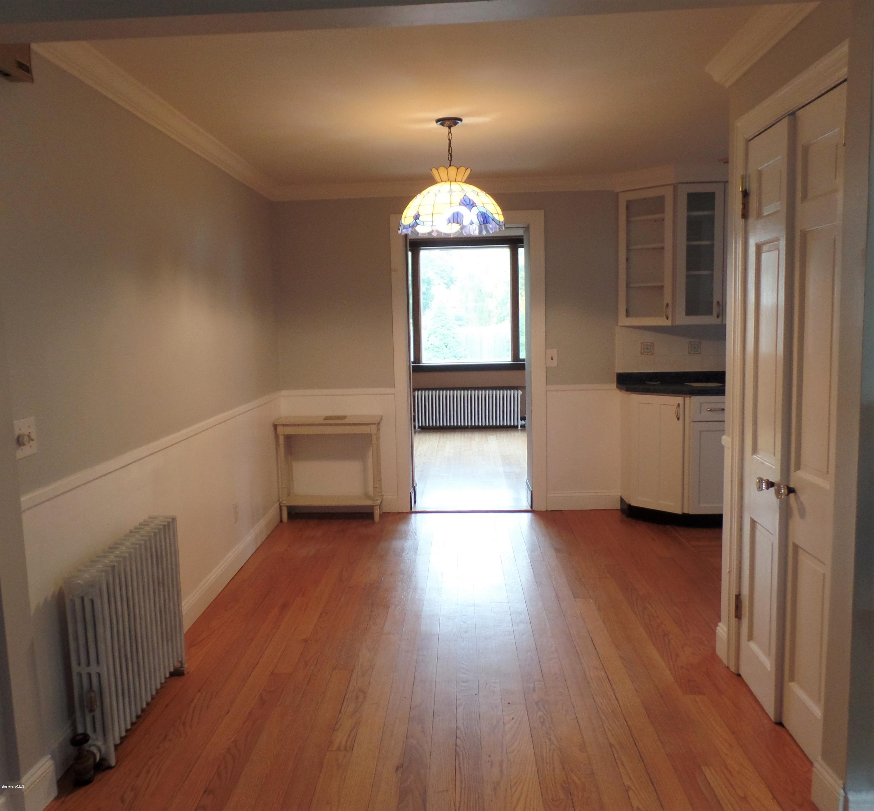 167 Holmes Road Pittsfield, MA 01201 - Photo 9 of 40 Dining room
