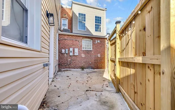 $3,800 | 2045 East 31st Street, Baltimore, MD 21218