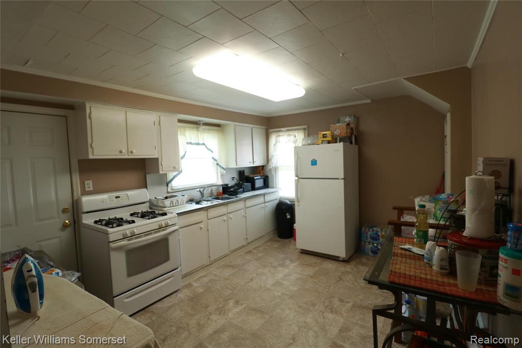 1970 Rome Avenue Warren, MI 48091 - Photo 16 of 24