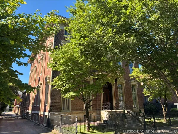 $199,900 | 512 East Main Street, Unit 1, Madison, IN 47250