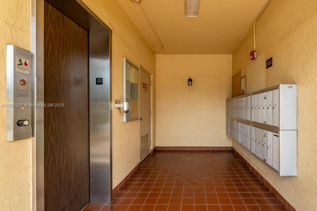 351 Cambridge Road, Unit 208 Hollywood, FL 33024 - Photo 25 of 35 a view of a bathroom