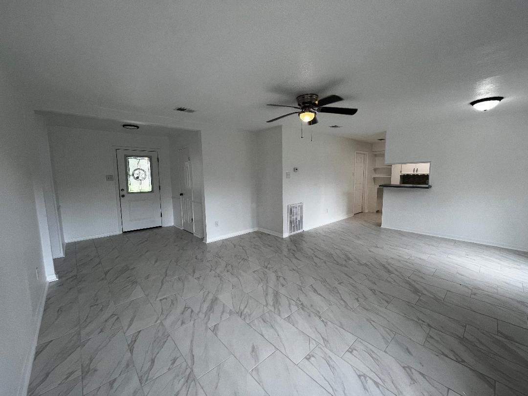 5111 Maple Drive Baytown, TX 77521 - Photo 4 of 16