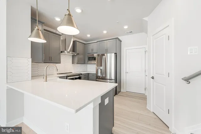 $3,200 | 44592 Strabane Terrace, Ashburn, VA 20147