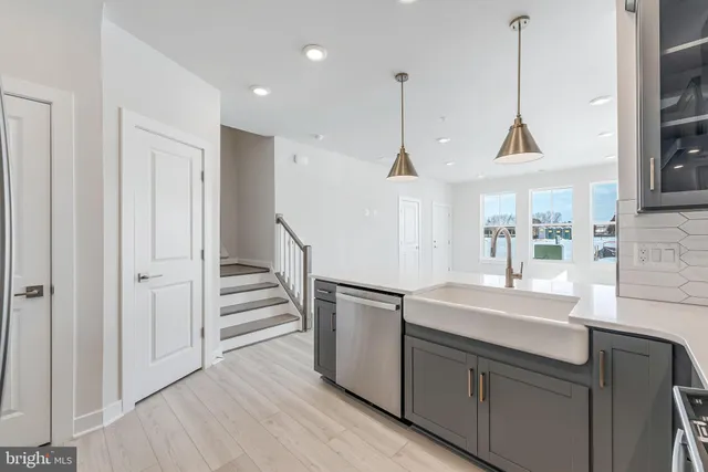 $3,200 | 44592 Strabane Terrace, Ashburn, VA 20147