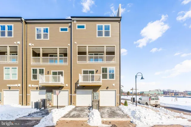 $3,200 | 44592 Strabane Terrace, Ashburn, VA 20147