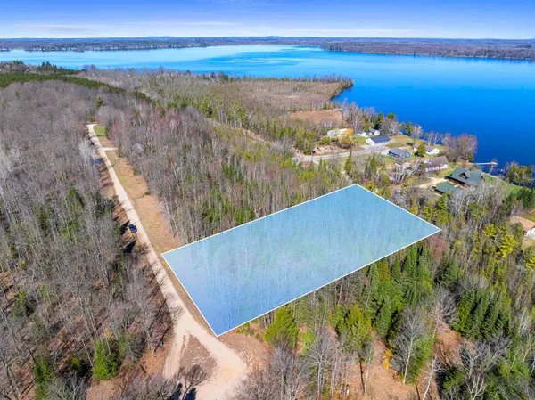 $46,900 | White Buck Lane, Unit 5, Crivitz, WI 54114