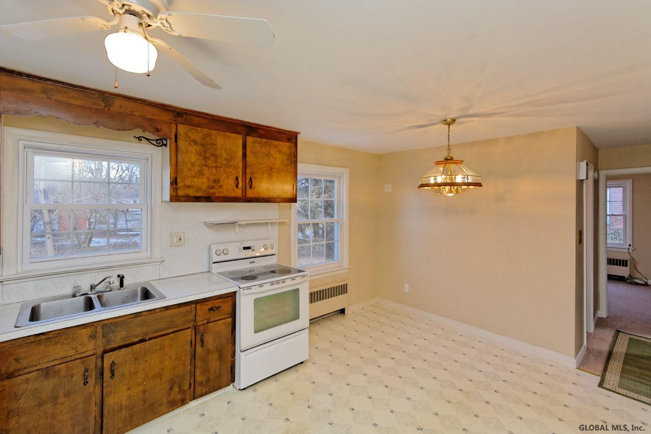 113 Lansing Road South Colonie, NY 12304 - Photo 10 of 25 Photo 10