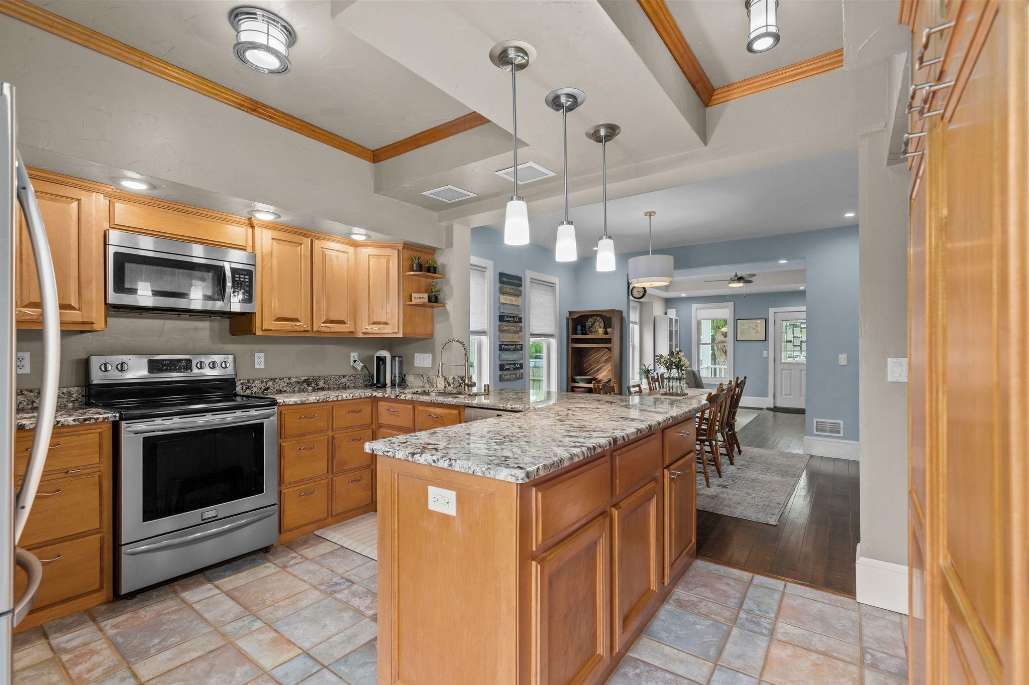 414 East Spring Street Appleton, WI 54911 - Photo 12 of 31 Gallery Image 12