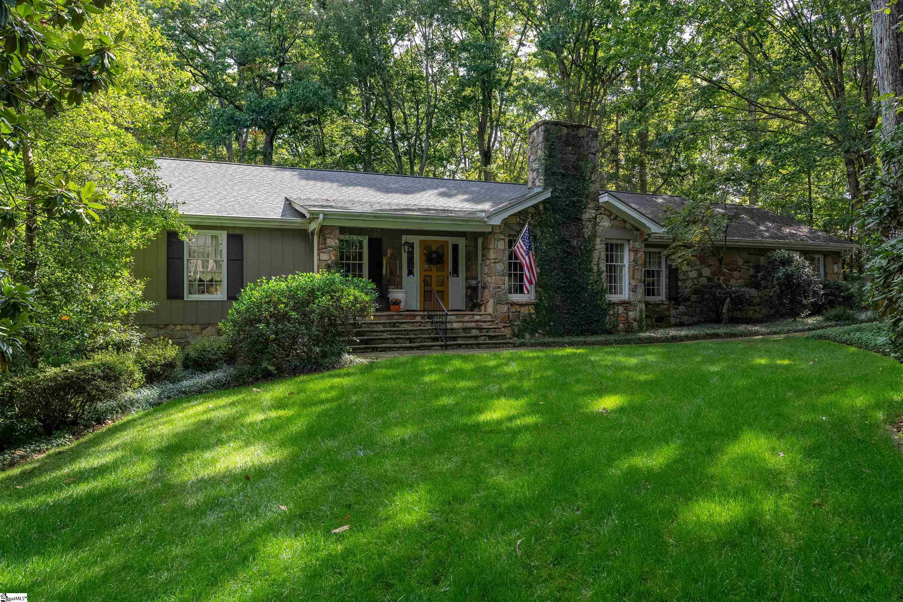 25 Stonehaven Drive Greenville, SC 29607 - Photo 2 of 36